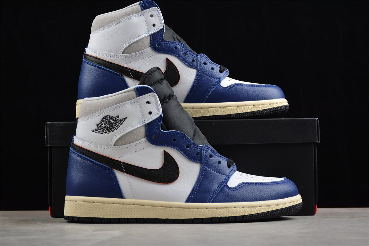 Air Jordan 1 Retro High OG, Blue Royal & White Edition
