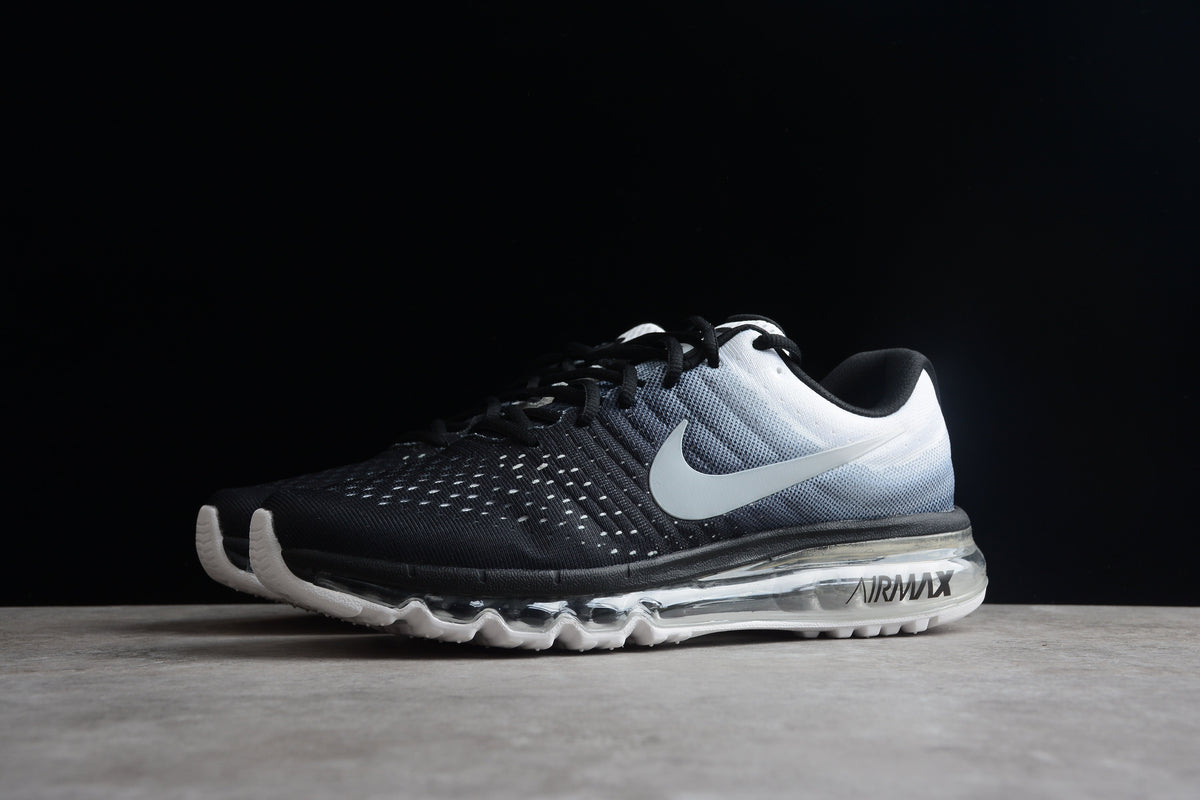 Nike Air Max 2017 in the Black/White-Dark Grey gradient