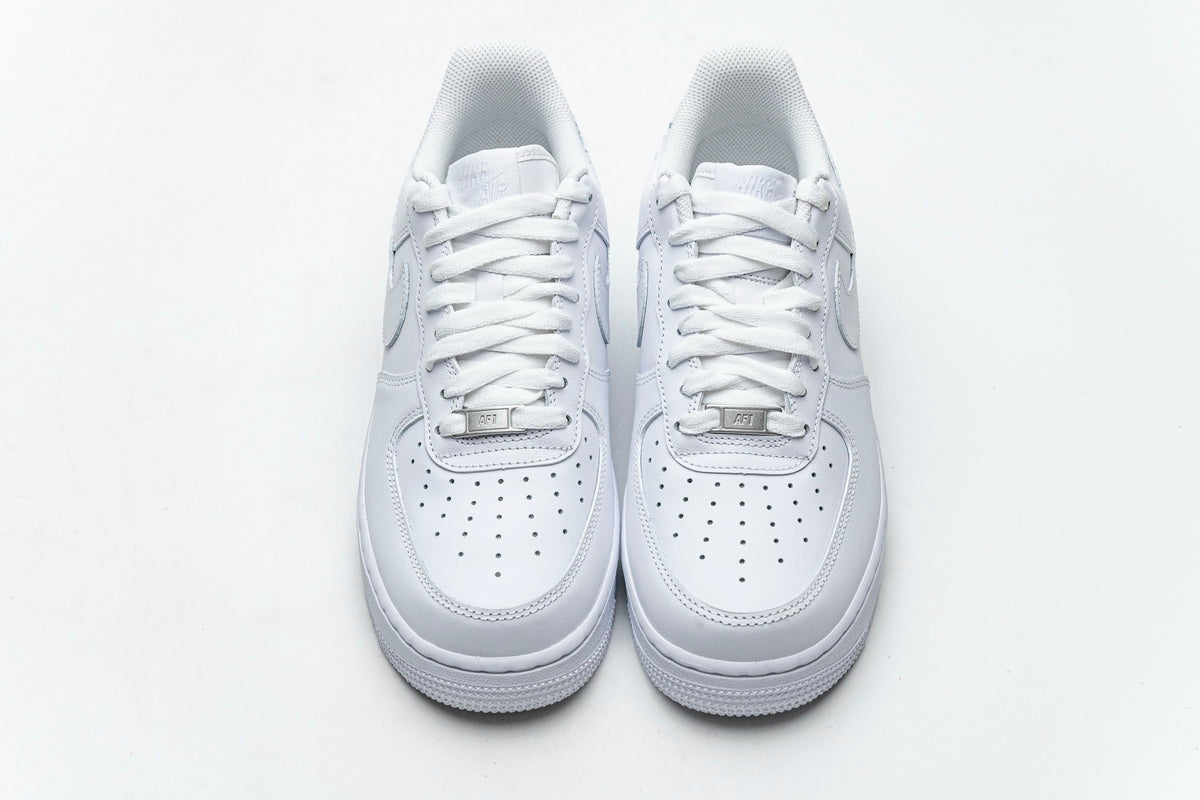 Nike Air Force 1 Low Triple White, one