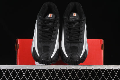 Nike Shox R4, Black / Metallic Silver / Orange: Der futuristische Klassiker mit neuem Glanz