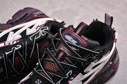 Off-White™ x Nike Terra Forma „Burgundy/White/Black“, Ein Kunstwerk auf Sohlen