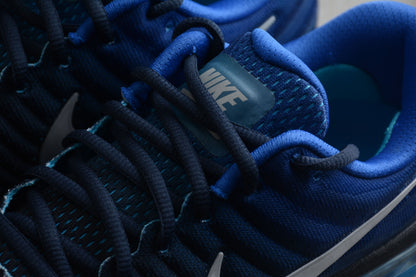 Nike Air Max 2017 in einer dunkelblau-schwarzen Farbvariante mit einer