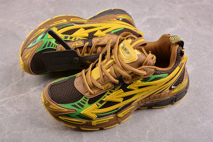 Off-White™ x Nike Terra Forma in einem gelb-braun-grün-