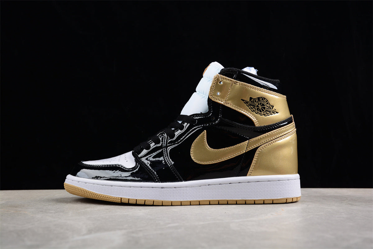 Air Jordan 1 Retro High OG Black Metallic Gold