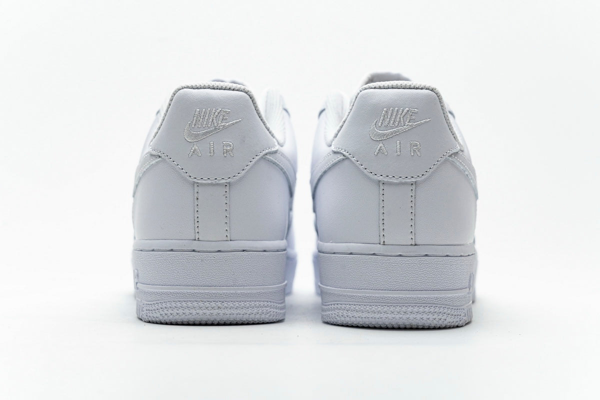 Nike Air Force 1 Low Triple White, one