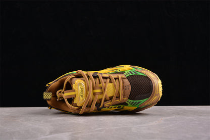 Off-White™ x Nike Terra Forma in einem gelb-braun-grün-
