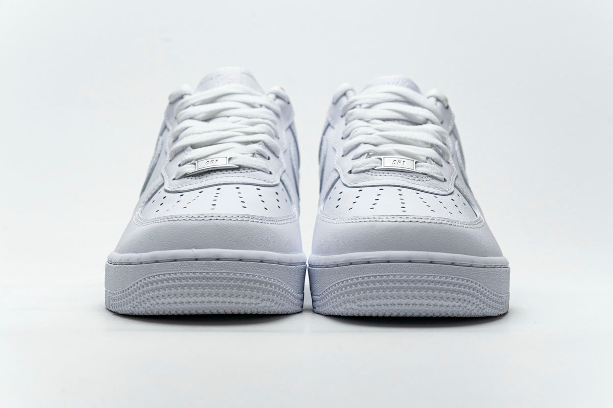 Nike Air Force 1 Low Triple White, one