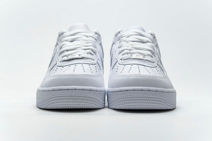 Nike Air Force 1 Low Triple White, one