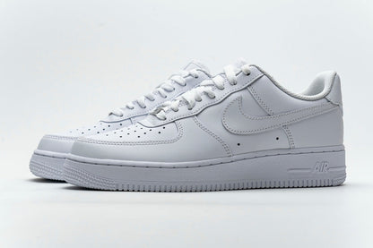 Nike Air Force 1 Low Triple White, one