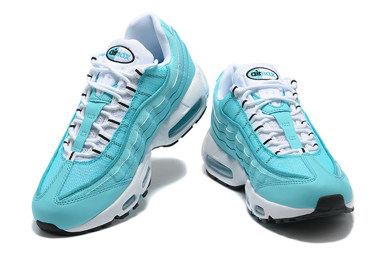 Nike Air Max 95 mit weißer Sohle und schwarzem Swoosh türkisfarbener Nike