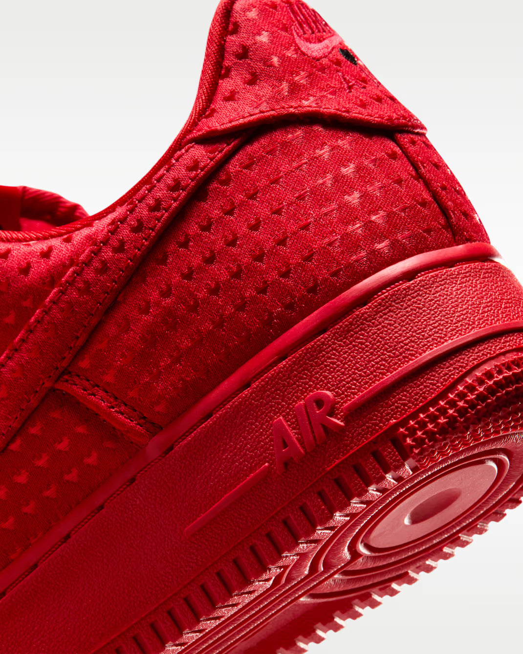 Nike Air Force 1 Retro "Valentine's Day"