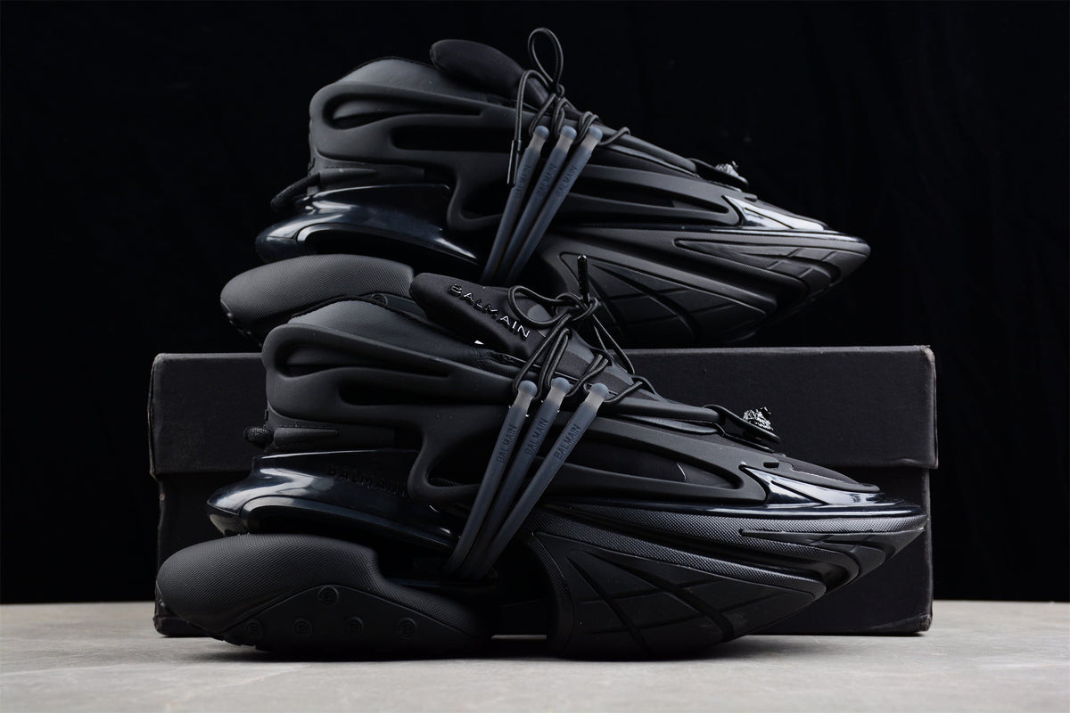 Balmain B-Runner Sneakers Triple Black, Luxus im monochromen Future-Design
