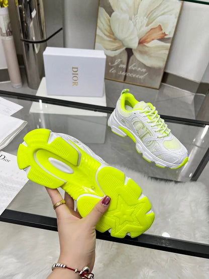 Dior B30 Sneaker in Weiß und Neon-Gelb – Luxus trifft Streetstyle VLP.LIFE