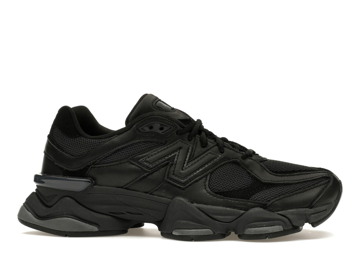 New Balance 9060 Triple Black, der perfekte Sneaker
