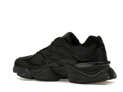 New Balance 9060 Triple Black, der perfekte Sneaker