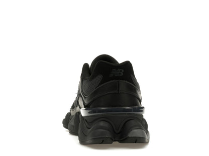 New Balance 9060 Triple Black, der perfekte Sneaker