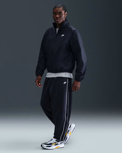 Nike Sportswear Club Oversized track pants made of knitted material (men's)