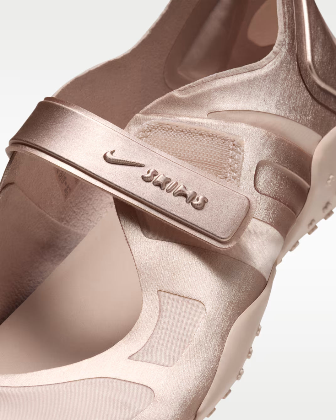 NikeSKIMS Rift Satin