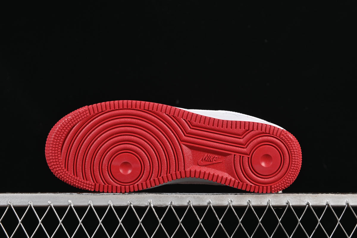 Nike Air Force 1 ’07 Low University Red Outline