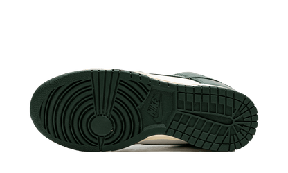 Nike Dunk Low Vintage Green (W)