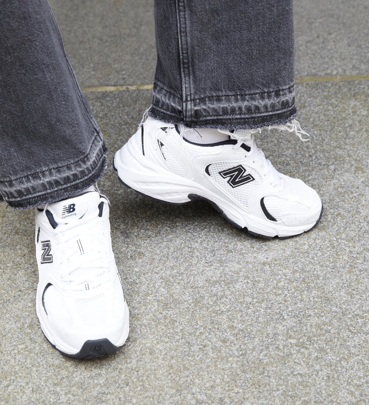 New Balance 530 | White / Black | supplied product photograph
